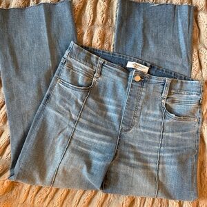 Liverpool Women's Light Blue Straight Leg Jeans